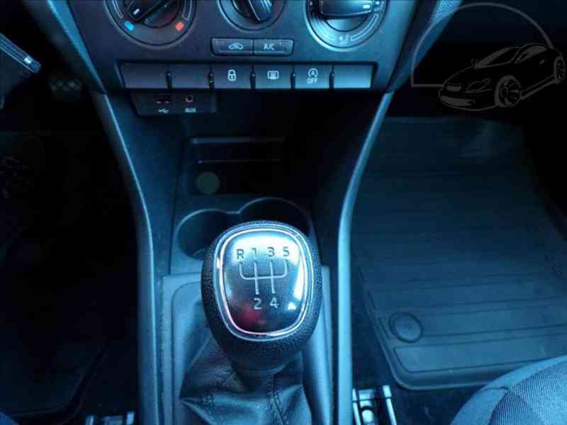 Škoda Rapid 1,2 TSI - foto 7
