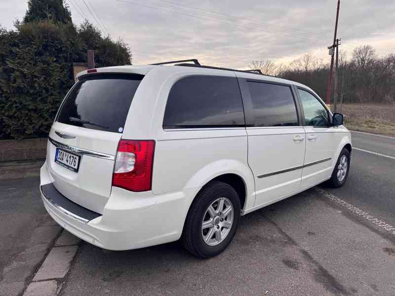 Chrysler Town Country 3,6 2x DVD RT Kůže 2011 - foto 4