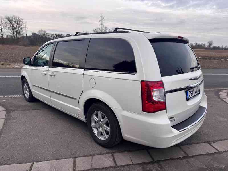 Chrysler Town Country 3,6 2x DVD RT Kůže 2011 - foto 3