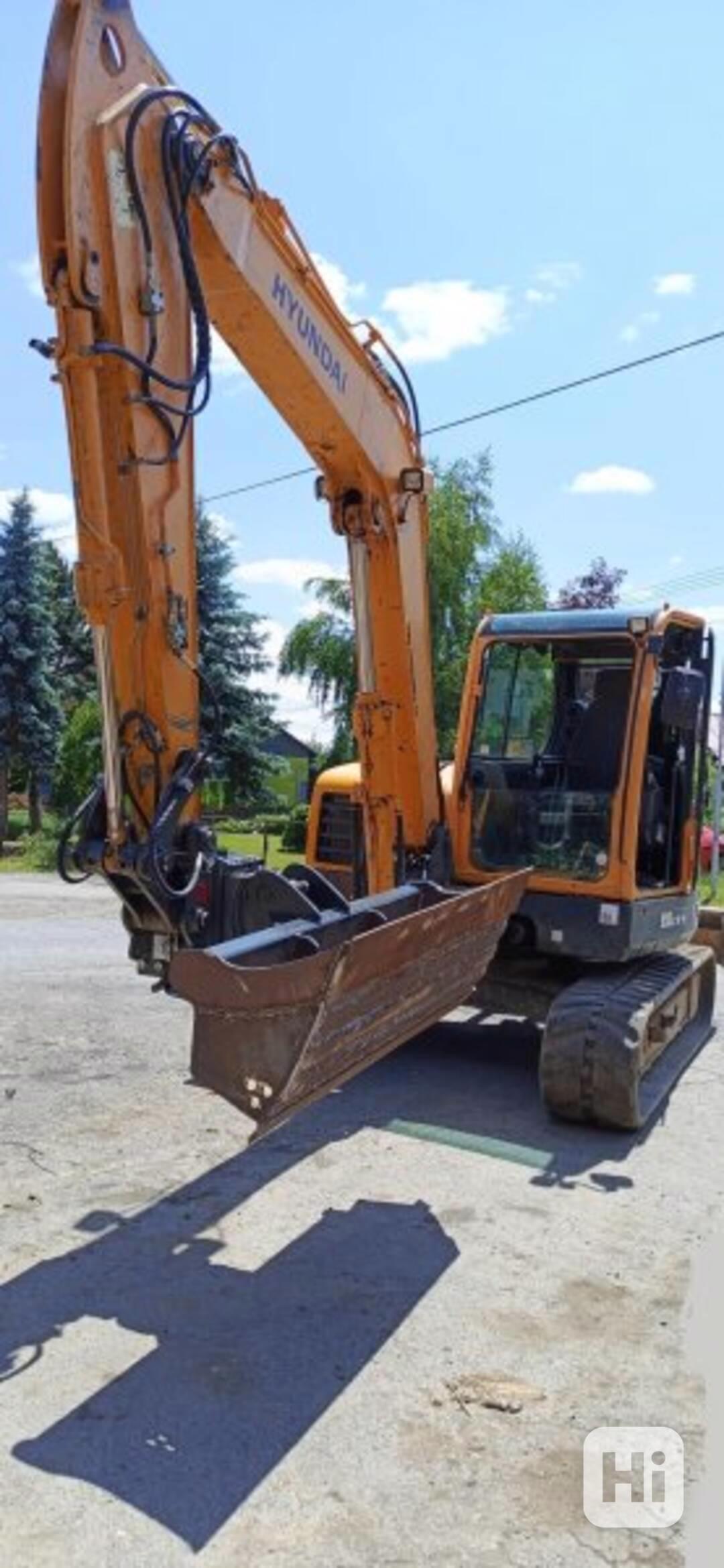 8t rypadlo pásové guma Hyundai Robex 80 - foto 1