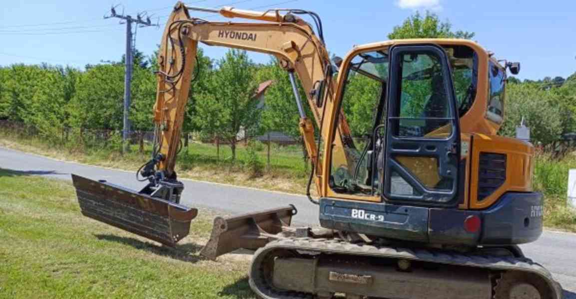 8t rypadlo pásové guma Hyundai Robex 80 - foto 2