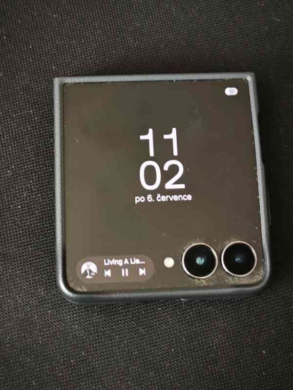 Samsung ZFlip 7 256 GB černý - foto 3