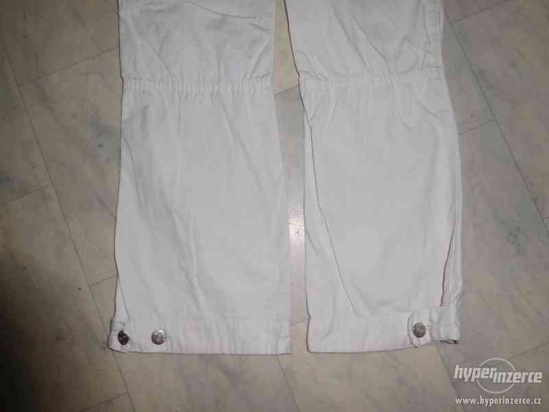 bílé plátěné kalhoty - foto 3
