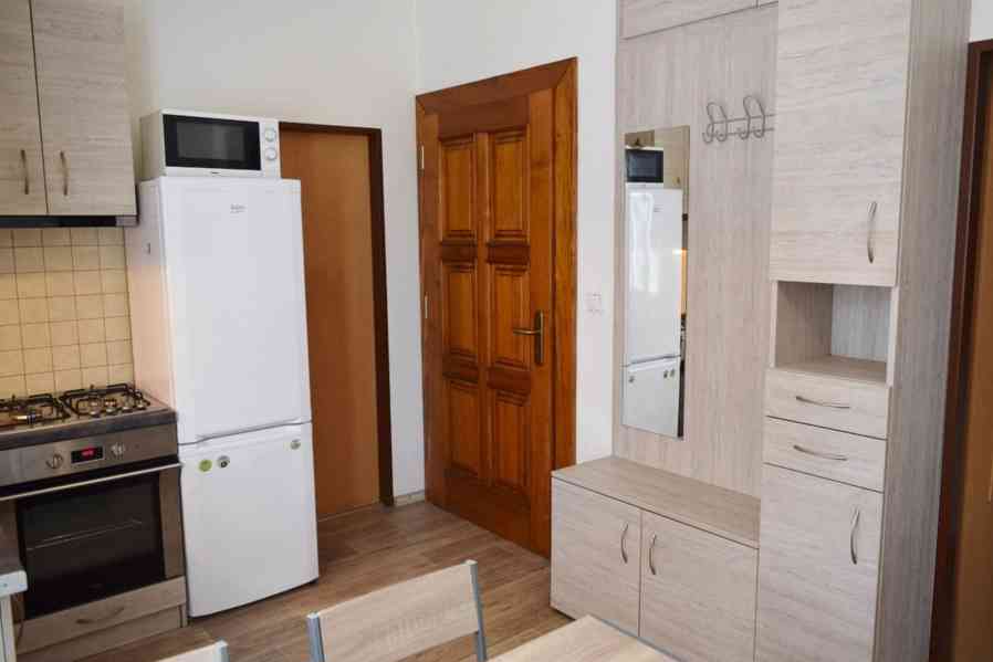 Pronájem bytu 1+1 ve Dvoře Králové nad Labem - foto 4