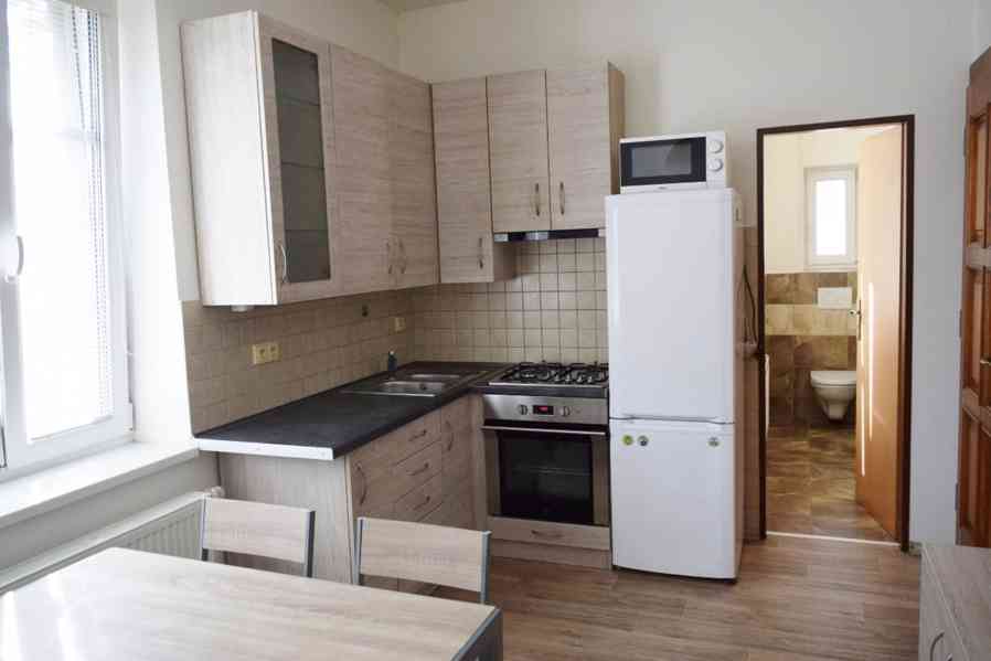 Pronájem bytu 1+1 ve Dvoře Králové nad Labem - foto 2