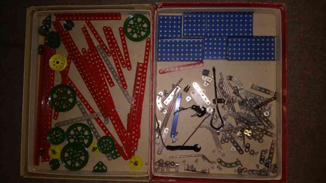 Stavebnice Merkur. Socialistické, novější i zahraniční kusy - foto 4