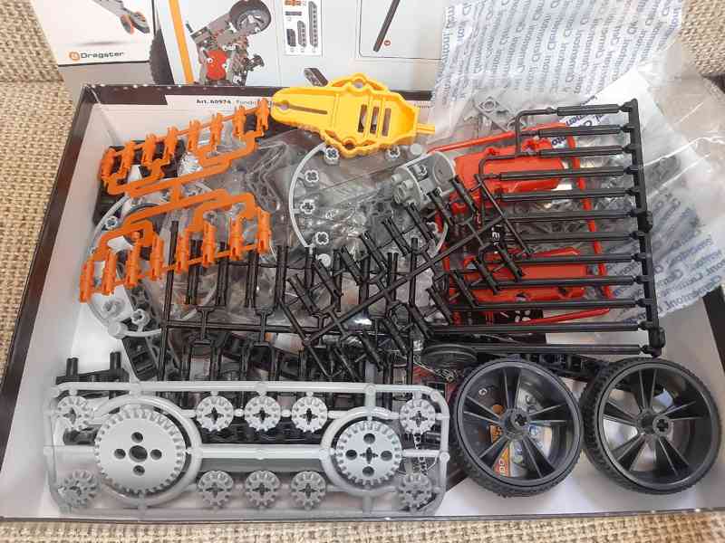 Stavebnice Merkur. Socialistické, novější i zahraniční kusy - foto 33