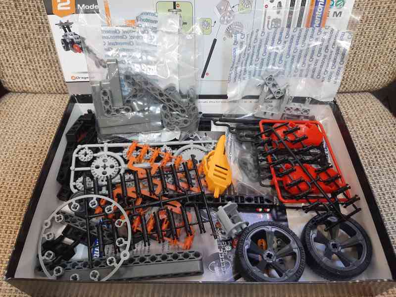 Stavebnice Merkur. Socialistické, novější i zahraniční kusy - foto 31