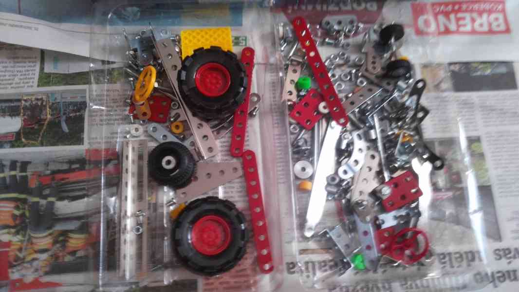 Stavebnice Merkur. Socialistické, novější i zahraniční kusy - foto 8