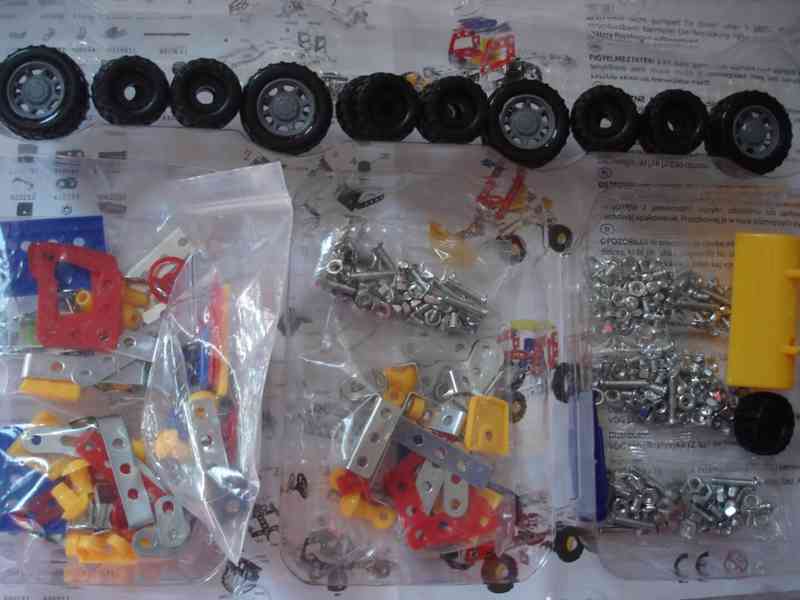 Stavebnice Merkur. Socialistické, novější i zahraniční kusy - foto 38