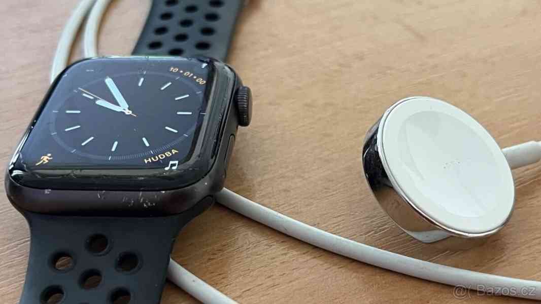 Apple Watch 5 Nike Edition 44 mm - foto 14