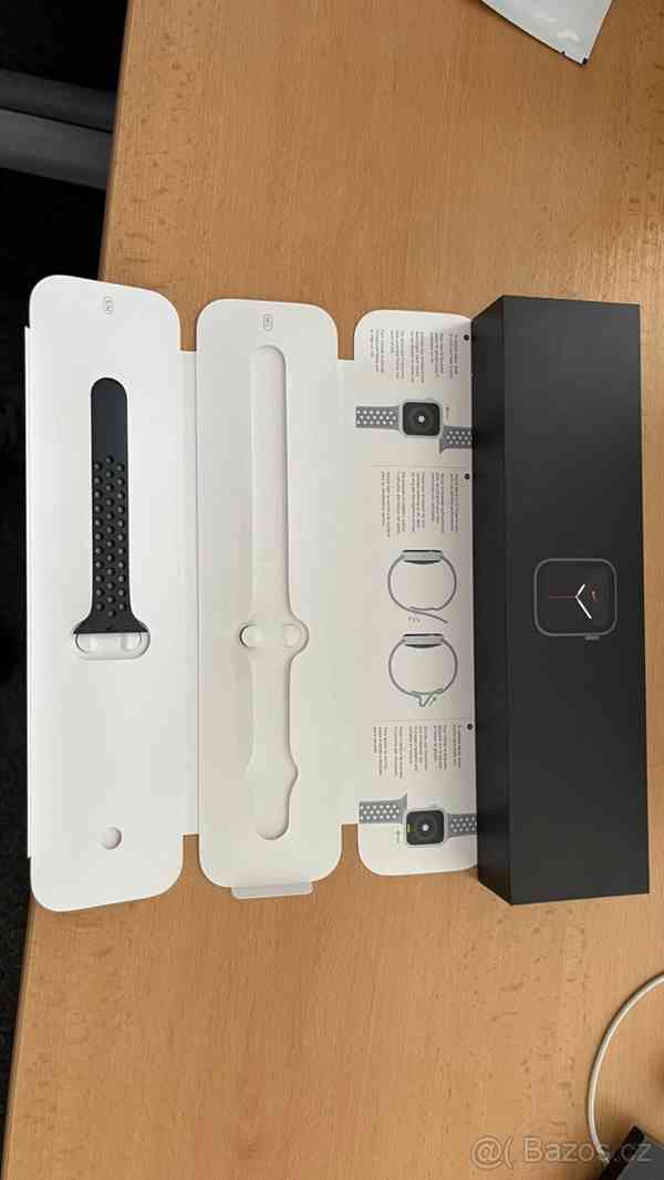 Apple Watch 5 Nike Edition 44 mm - foto 3