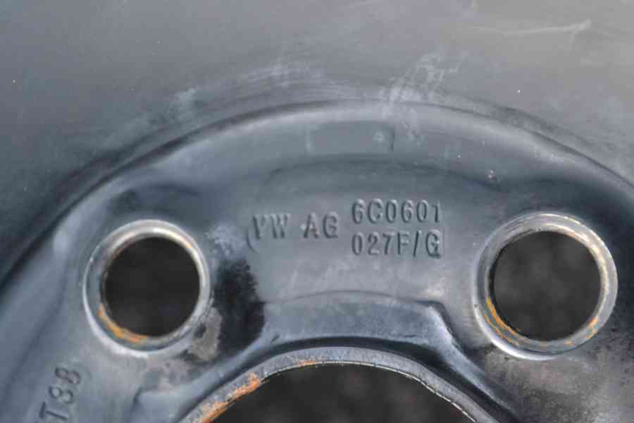 ZÁNOVNÍ zimní kola Š.Rapid/Fabia 2,3/VW Polo-185/60R15 - foto 7