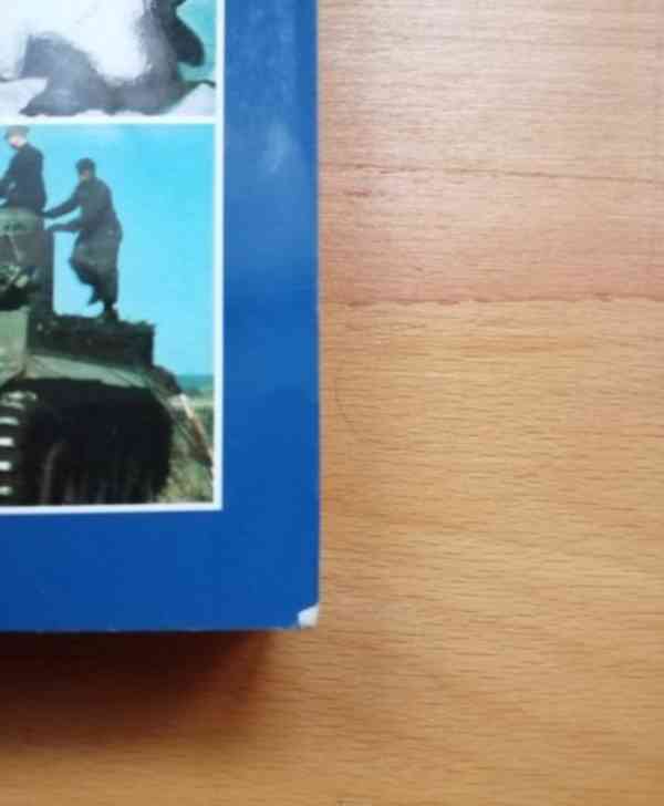 Kniha Druhá světová válka v obrazech - foto 4