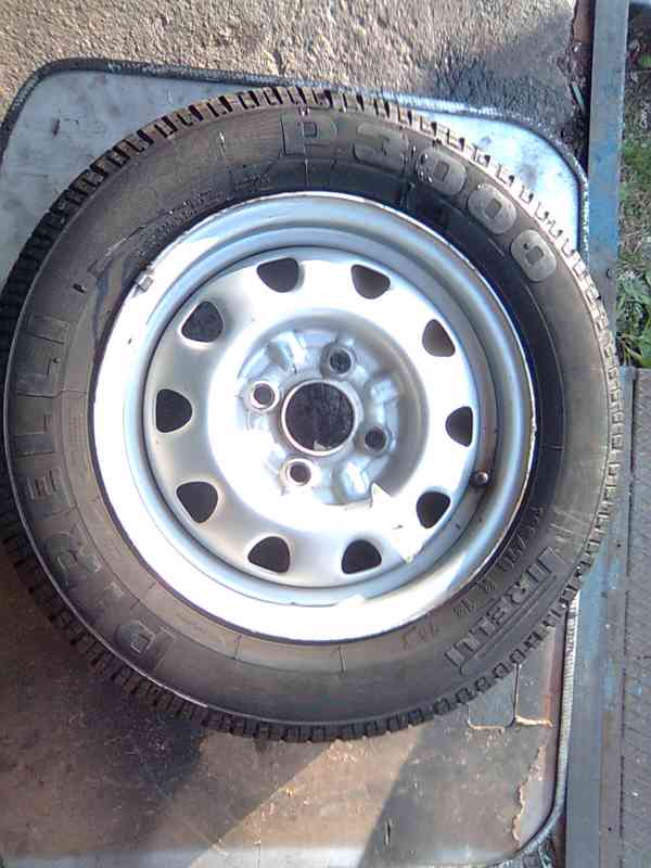 Čtyři celá kola FELICIA disk s pneu Pirelli P3000  - foto 8