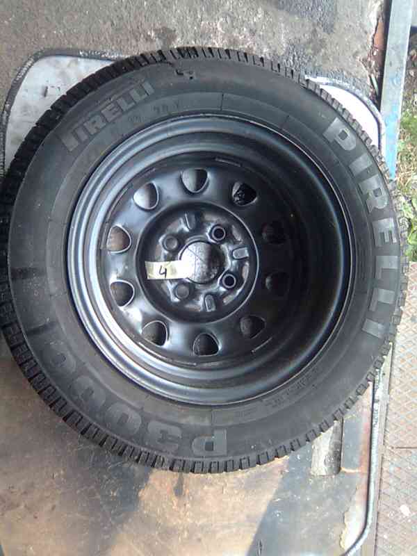 Čtyři celá kola FELICIA disk s pneu Pirelli P3000  - foto 3