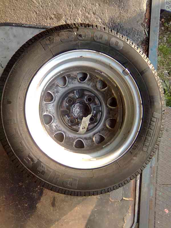 Čtyři celá kola FELICIA disk s pneu Pirelli P3000  - foto 7