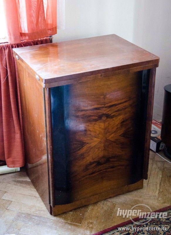 Šicí stroj Minerva, 50. léta - bazar - Hyperinzerce.cz