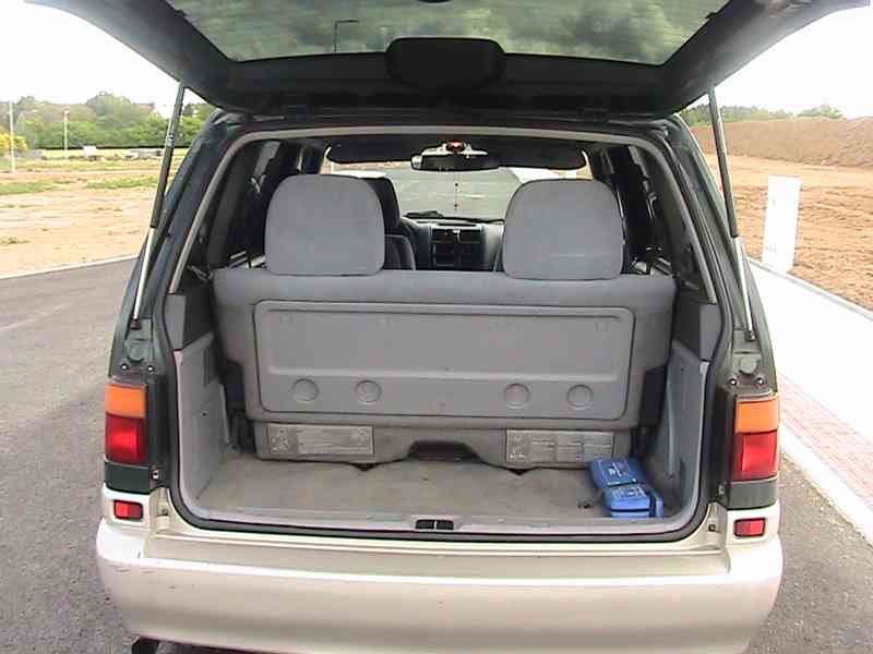 MAZDA MPV I LV 2,5 TD - foto 15