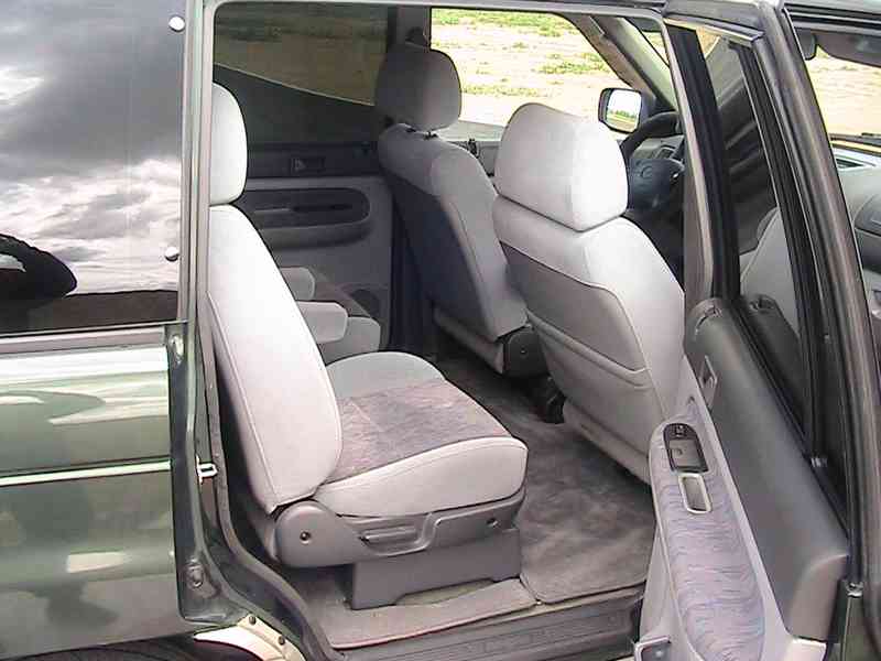 MAZDA MPV I LV 2,5 TD - foto 13
