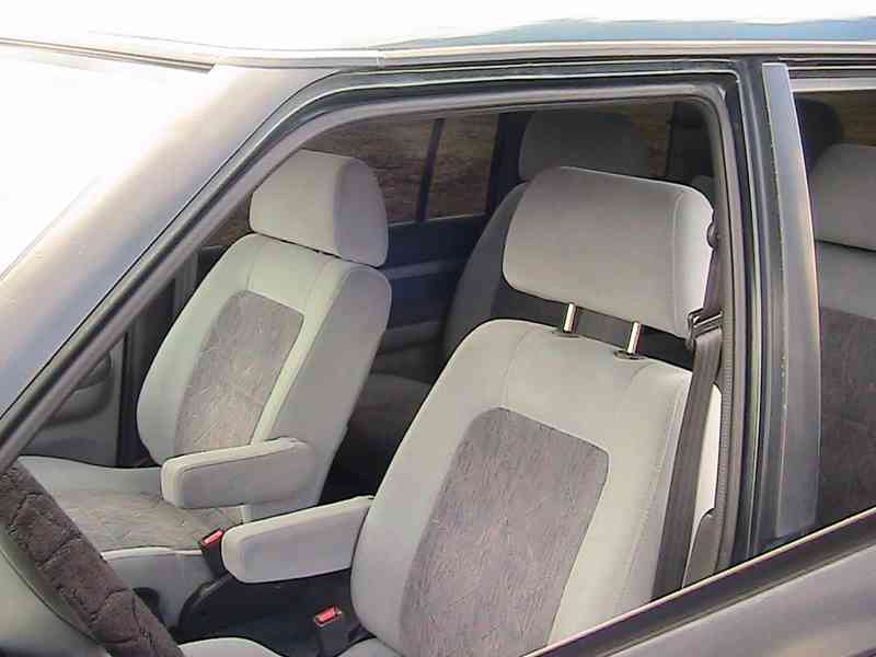 MAZDA MPV I LV 2,5 TD - foto 10