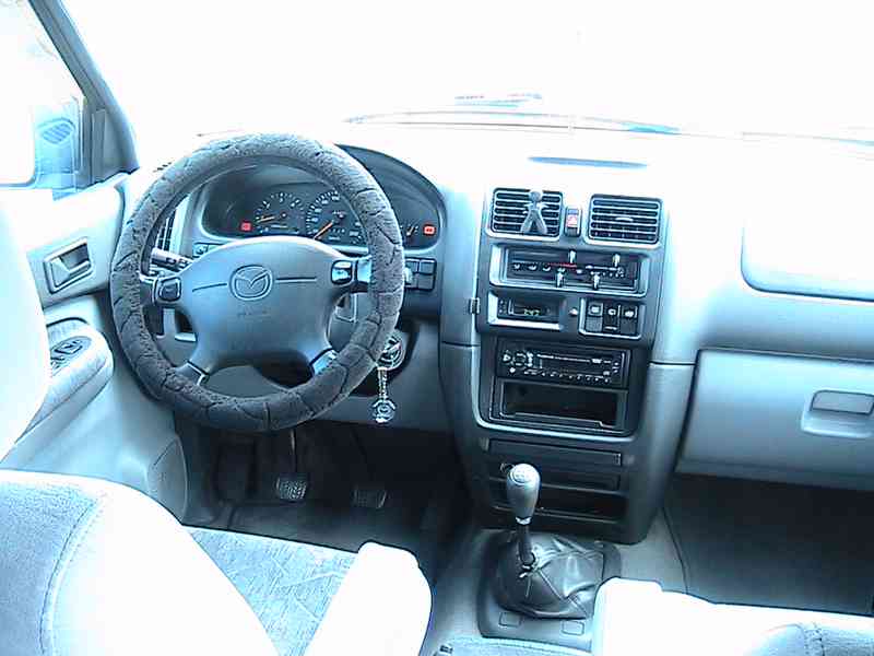 MAZDA MPV I LV 2,5 TD - foto 9