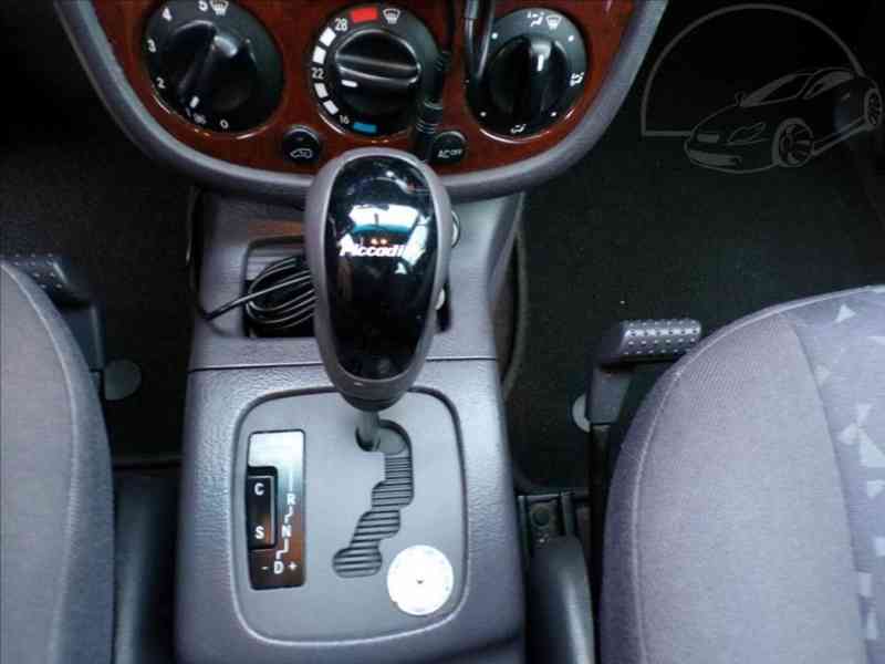 Mercedes-Benz I 1,6 ELEGANCE,AUTOMAT - foto 7