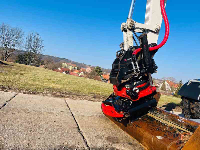 Kolové rypadlo Takeuchi TB25W (Možnost leasingu) - foto 9