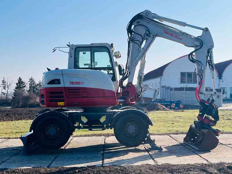 Kolové rypadlo Takeuchi TB25W (Možnost leasingu) - foto 5