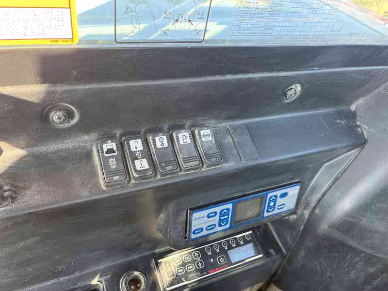 Kolové rypadlo Takeuchi TB25W (Možnost leasingu) - foto 11