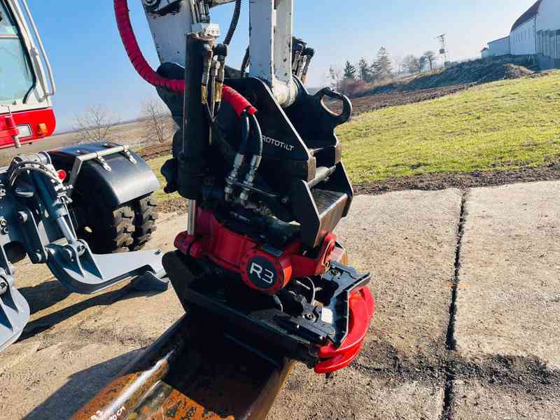 Kolové rypadlo Takeuchi TB25W (Možnost leasingu) - foto 8