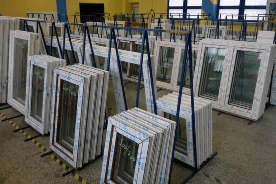 Plastové okno 60x120 zlatý dub - foto 3