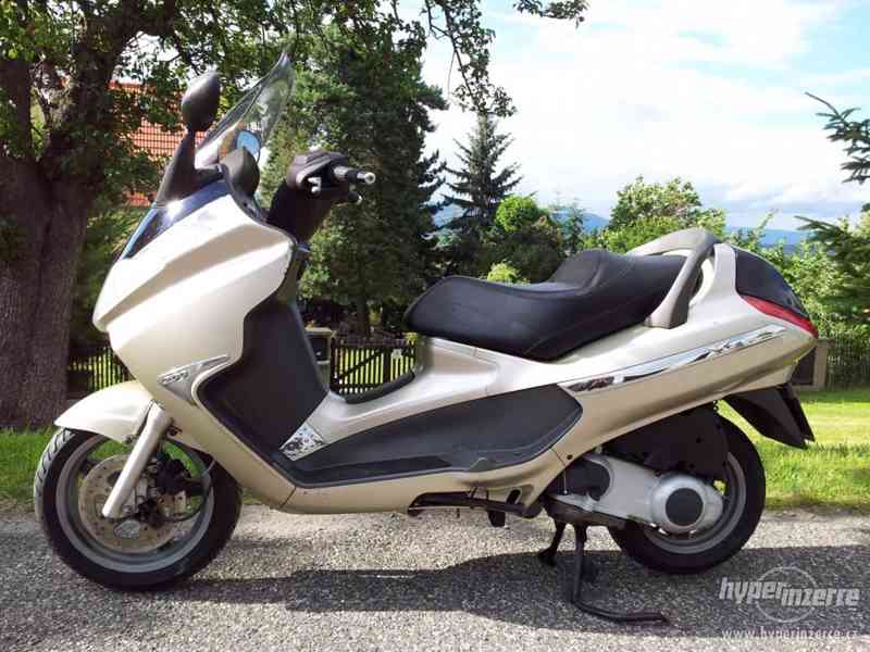 Piaggio X8 200 - foto 2