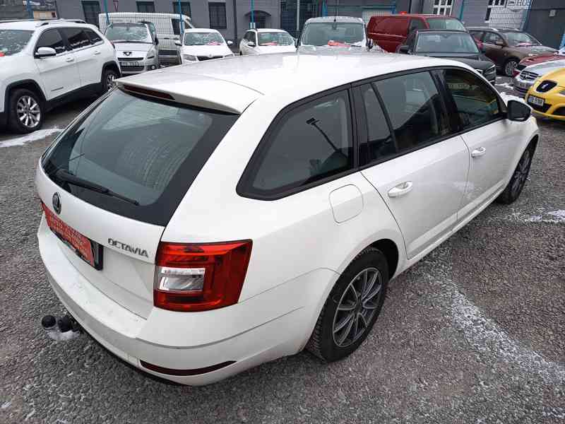 ŠKODA Octavia Combi 1,6TDI Ambition ČR  - foto 9