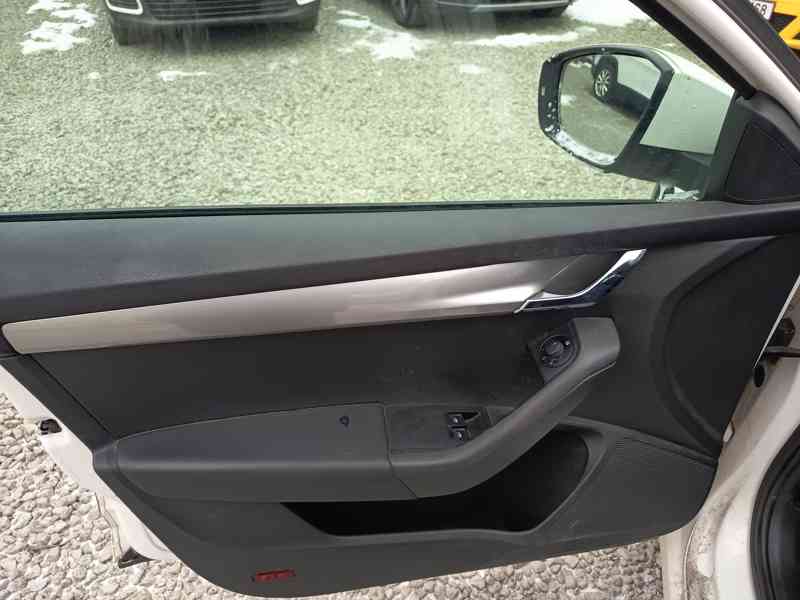 ŠKODA Octavia Combi 1,6TDI Ambition ČR  - foto 18