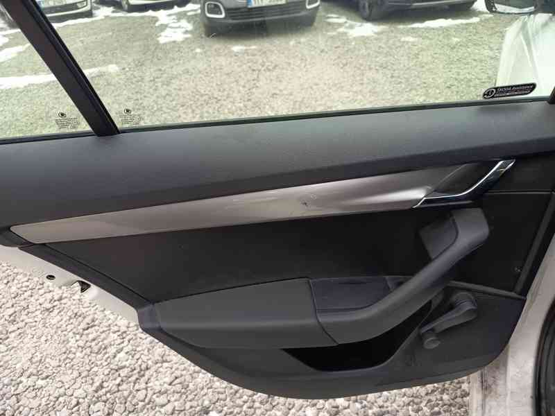 ŠKODA Octavia Combi 1,6TDI Ambition ČR  - foto 17