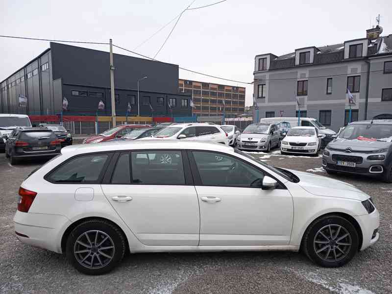 ŠKODA Octavia Combi 1,6TDI Ambition ČR  - foto 7