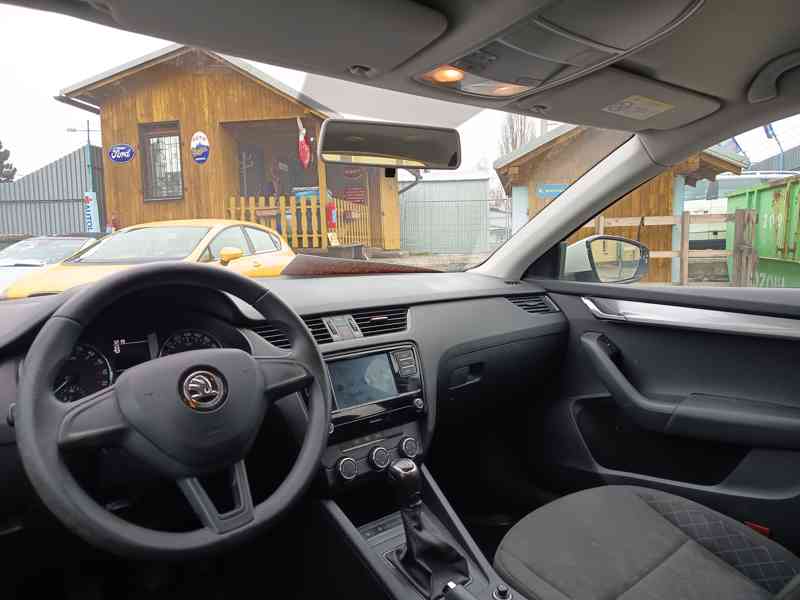 ŠKODA Octavia Combi 1,6TDI Ambition ČR  - foto 16
