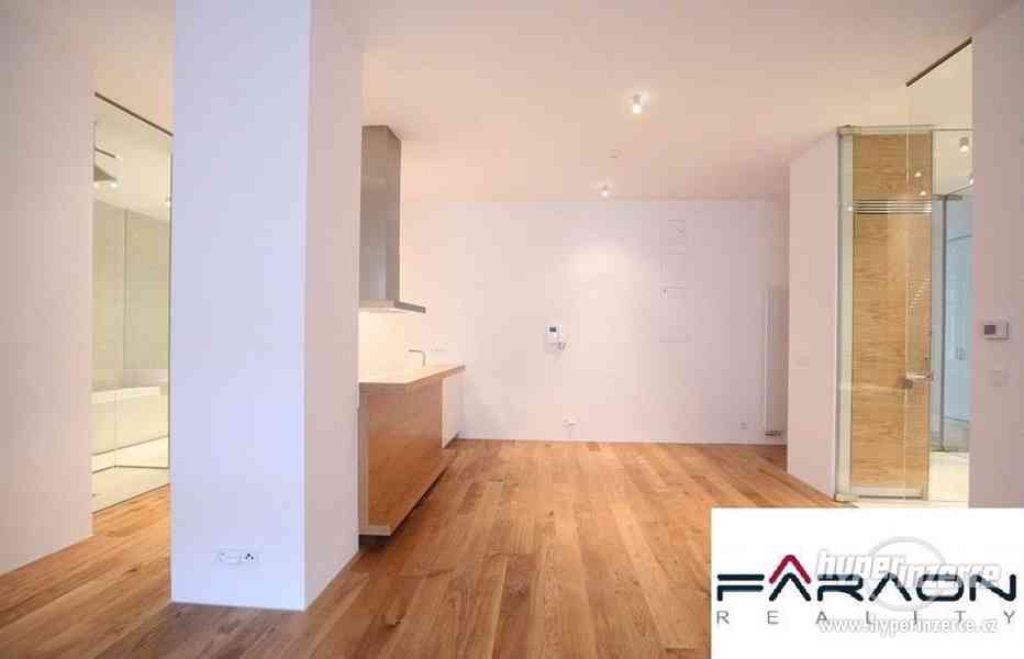 Pronájem bytu 3+1 s terasou (116m2), ulice Laubova, Praha-Vinohrady - foto 4