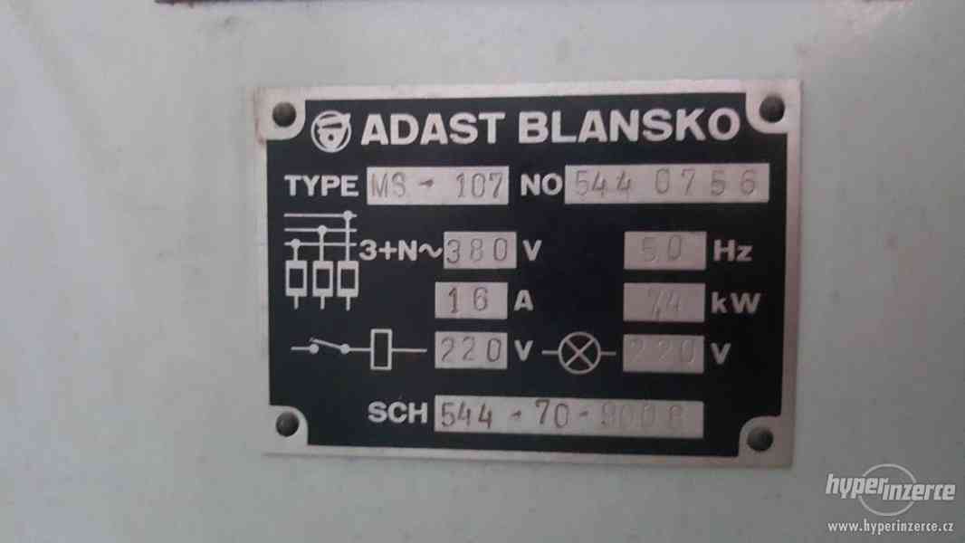 Strojní řezačka papíru Adast MS-107 - foto 3