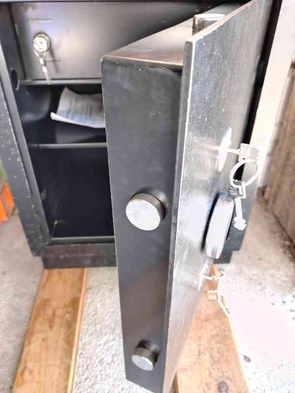 Bezpečnostní trezor 50 × 35 × 65 cm dvouplášťový, cca 100kg - foto 6