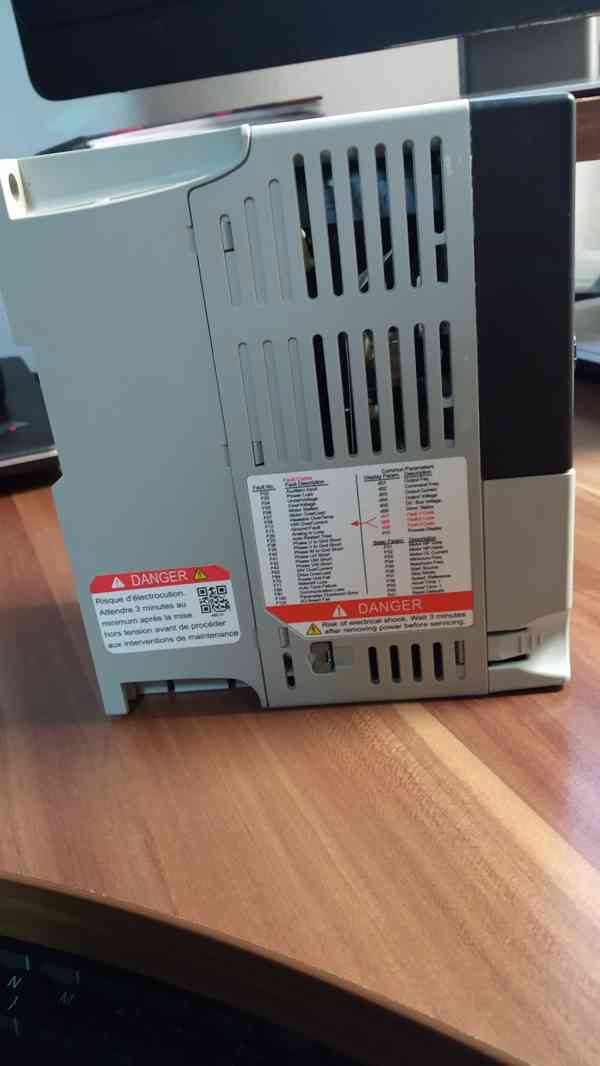 prodám frekvenční měniče PowerFlex 4 - foto 5