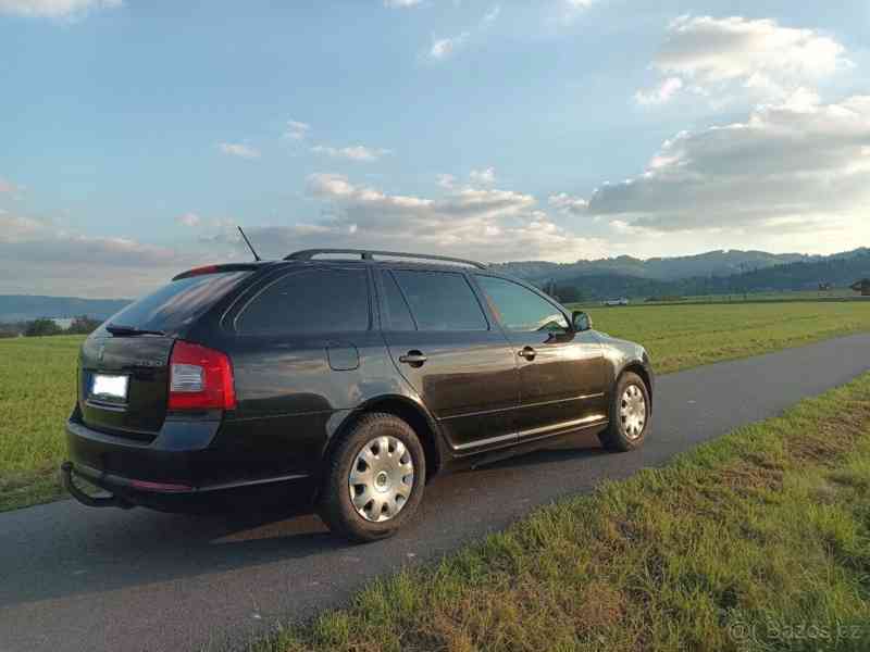 Škoda Octavia 1,6 - foto 2