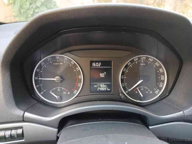 Škoda Octavia 1,6 - foto 5