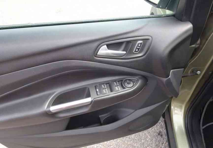 Ford Kuga 2.0 TDCI 4x4 r.v.2015/12 2.Maj.serv.kníž.ČR - foto 6