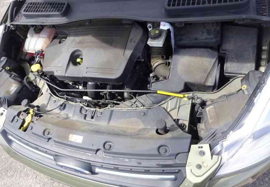 Ford Kuga 2.0 TDCI 4x4 r.v.2015/12 2.Maj.serv.kníž.ČR - foto 21