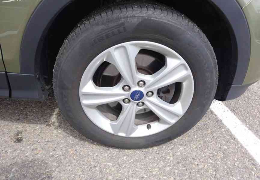 Ford Kuga 2.0 TDCI 4x4 r.v.2015/12 2.Maj.serv.kníž.ČR - foto 23