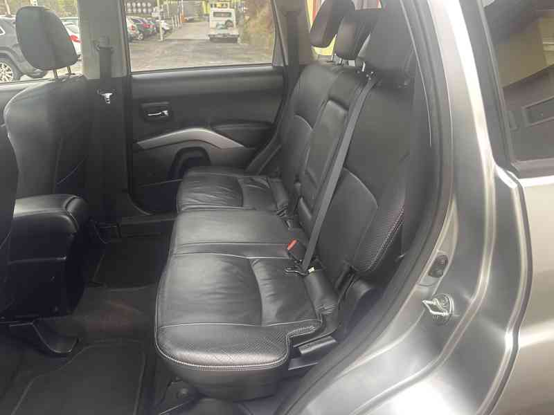 Mitsubishi Outlander 2.0 DI-D 4x4/7míst/Výhřev/1Maj  - foto 12