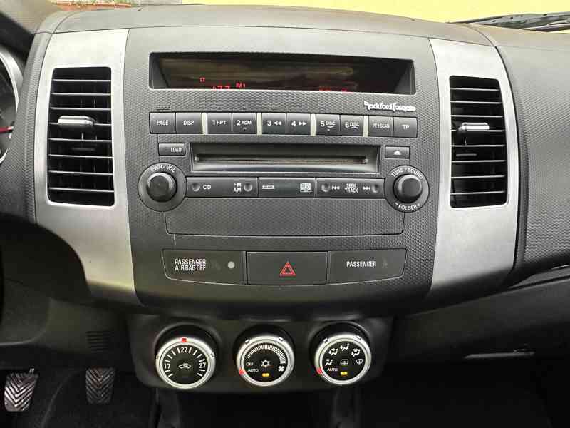 Mitsubishi Outlander 2.0 DI-D 4x4/7míst/Výhřev/1Maj  - foto 28
