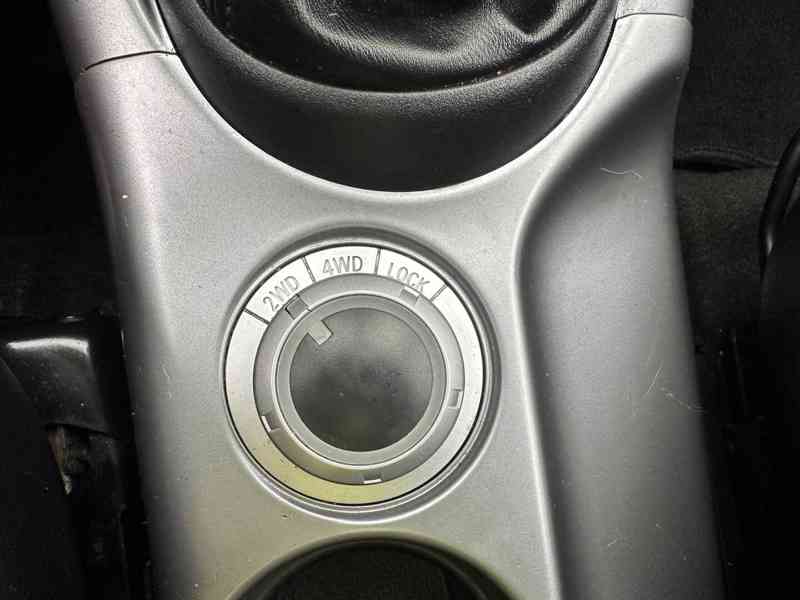 Mitsubishi Outlander 2.0 DI-D 4x4/7míst/Výhřev/1Maj  - foto 30